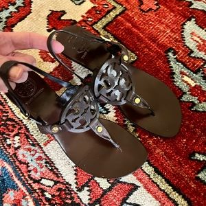 Tory Burch 61/2 brown signature sandals - amazing condition